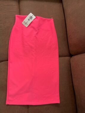 Fitted Neon Pink Pencil Skirt
